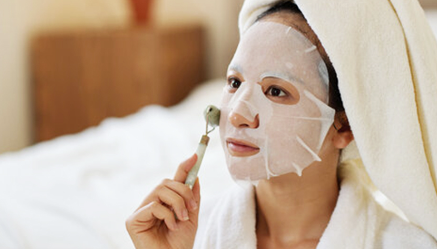 How to Build a Holiday Skincare Prep Routine