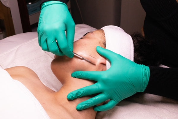 Deluxe Dermaplane Facial